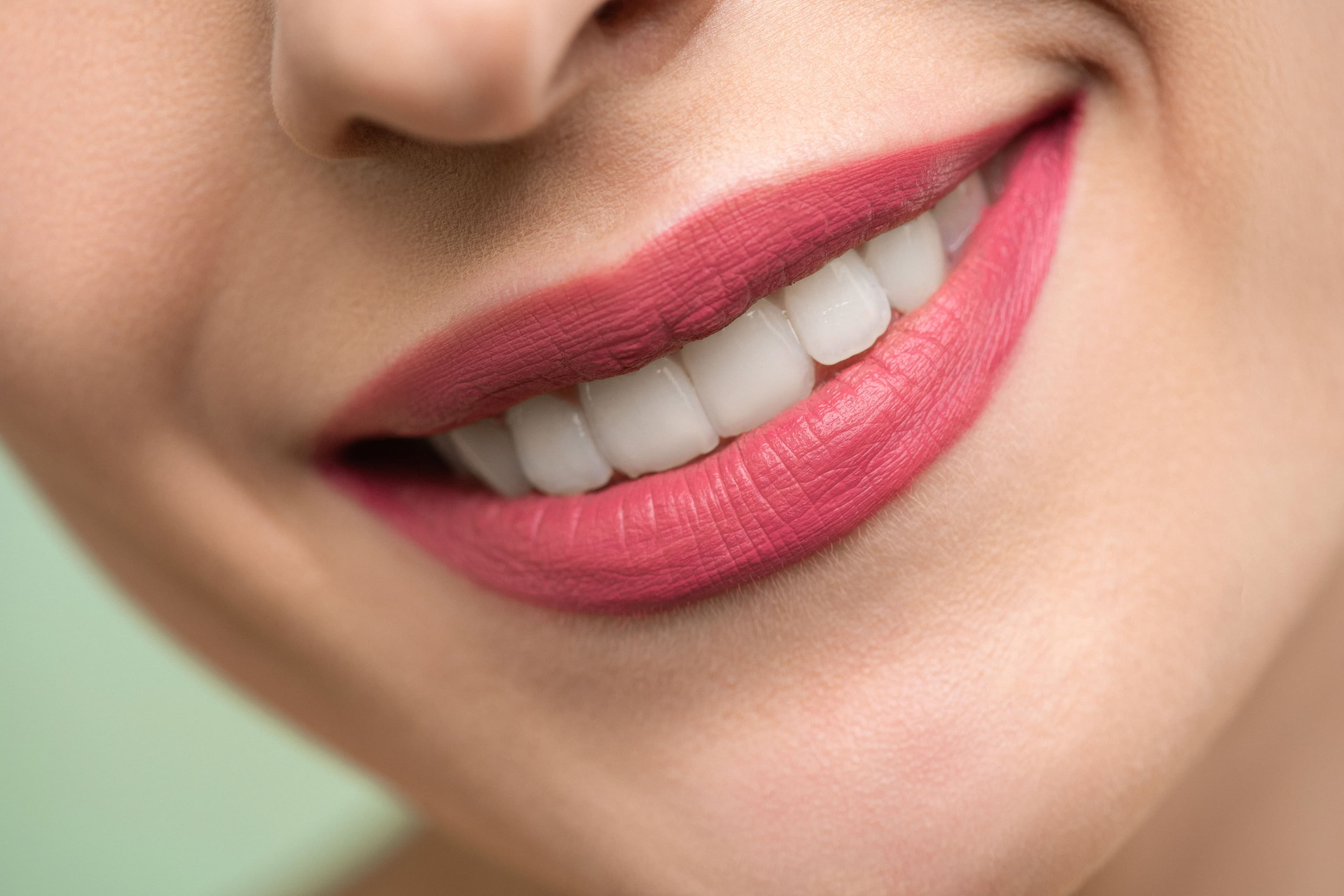 Dental Crowns vs. Veneers: How Do They Differ and Which Option Fits Your Smile?